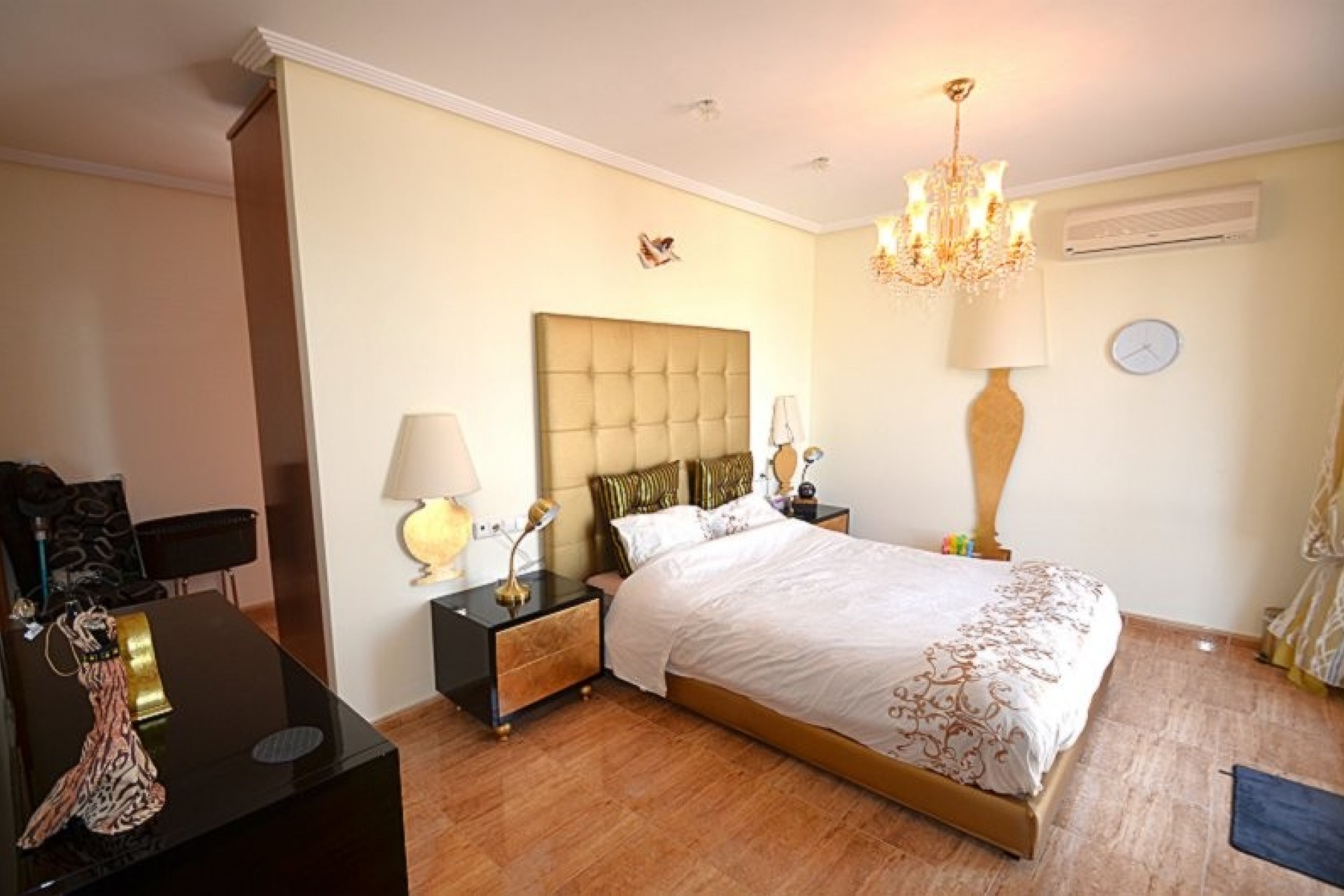 Resale - Villa -
Campos del Río - Inland