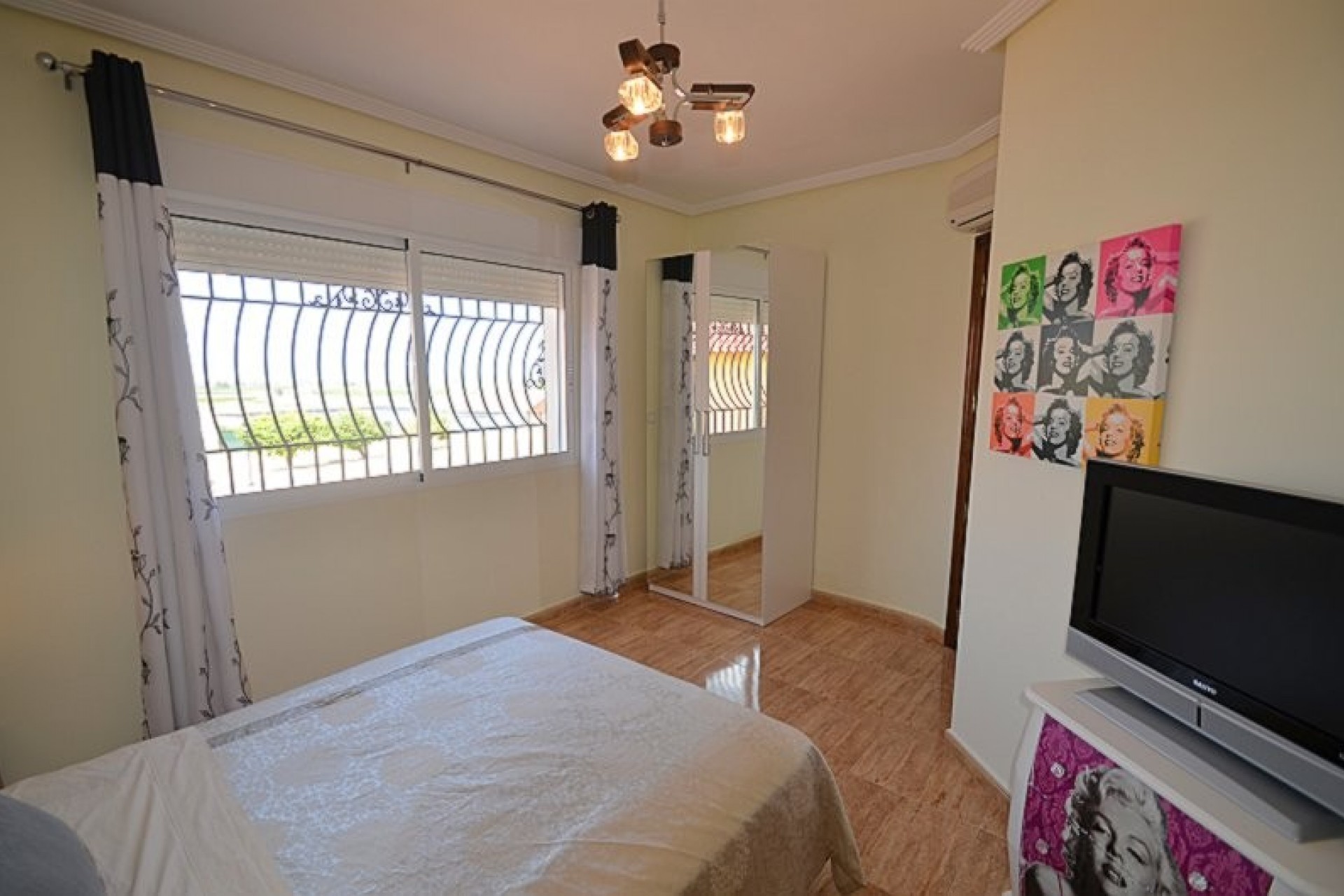 Resale - Villa -
Campos del Río - Inland