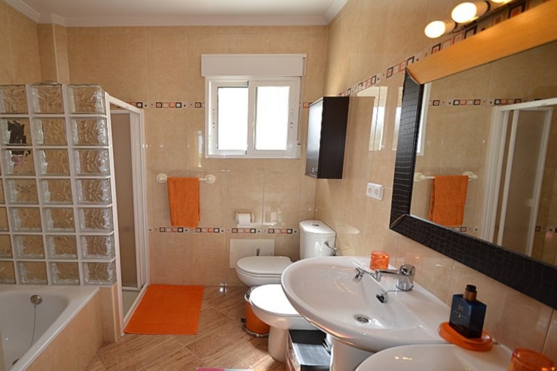 Resale - Villa -
Campos del Río - Inland