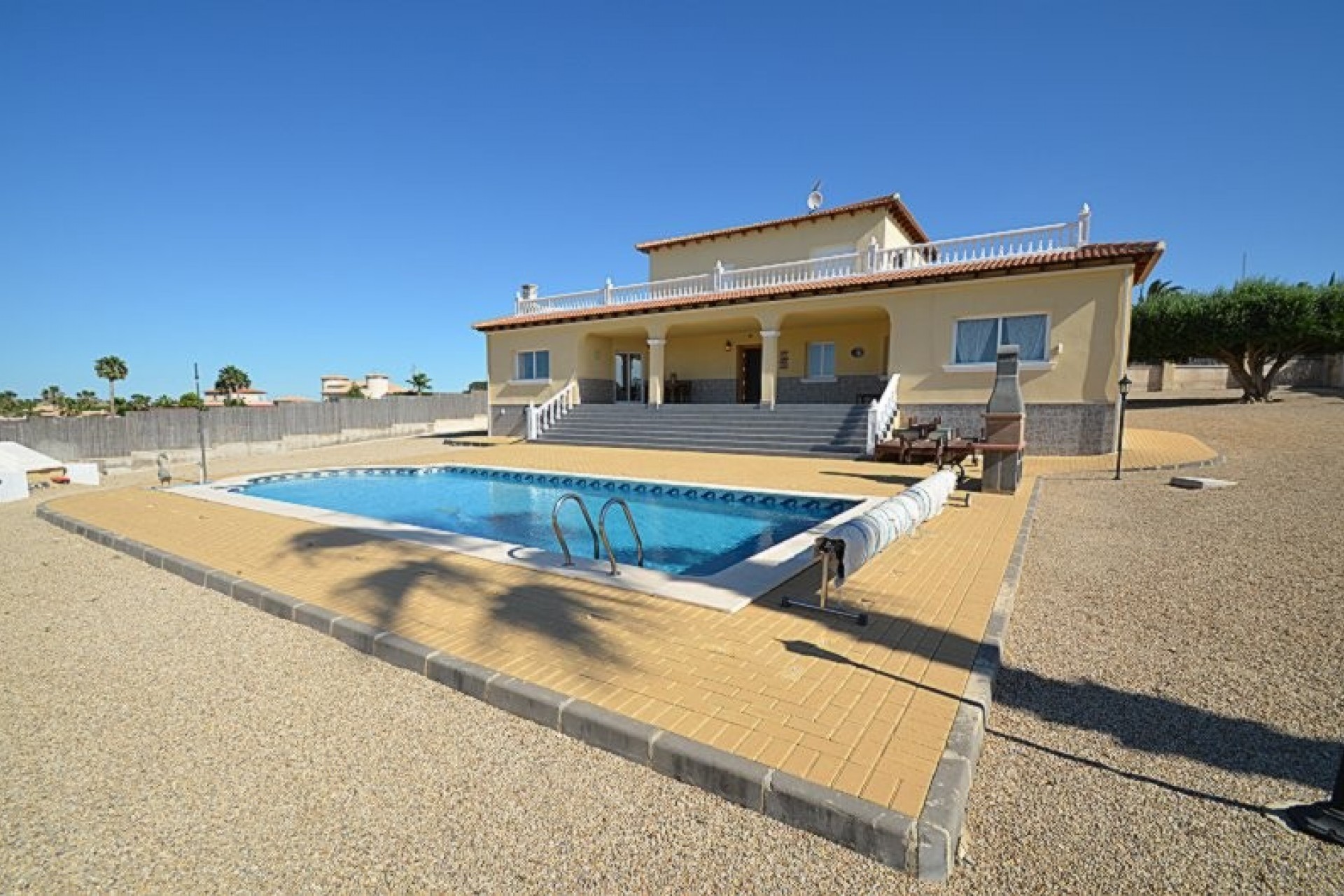 Resale - Villa -
Campos del Río - Inland
