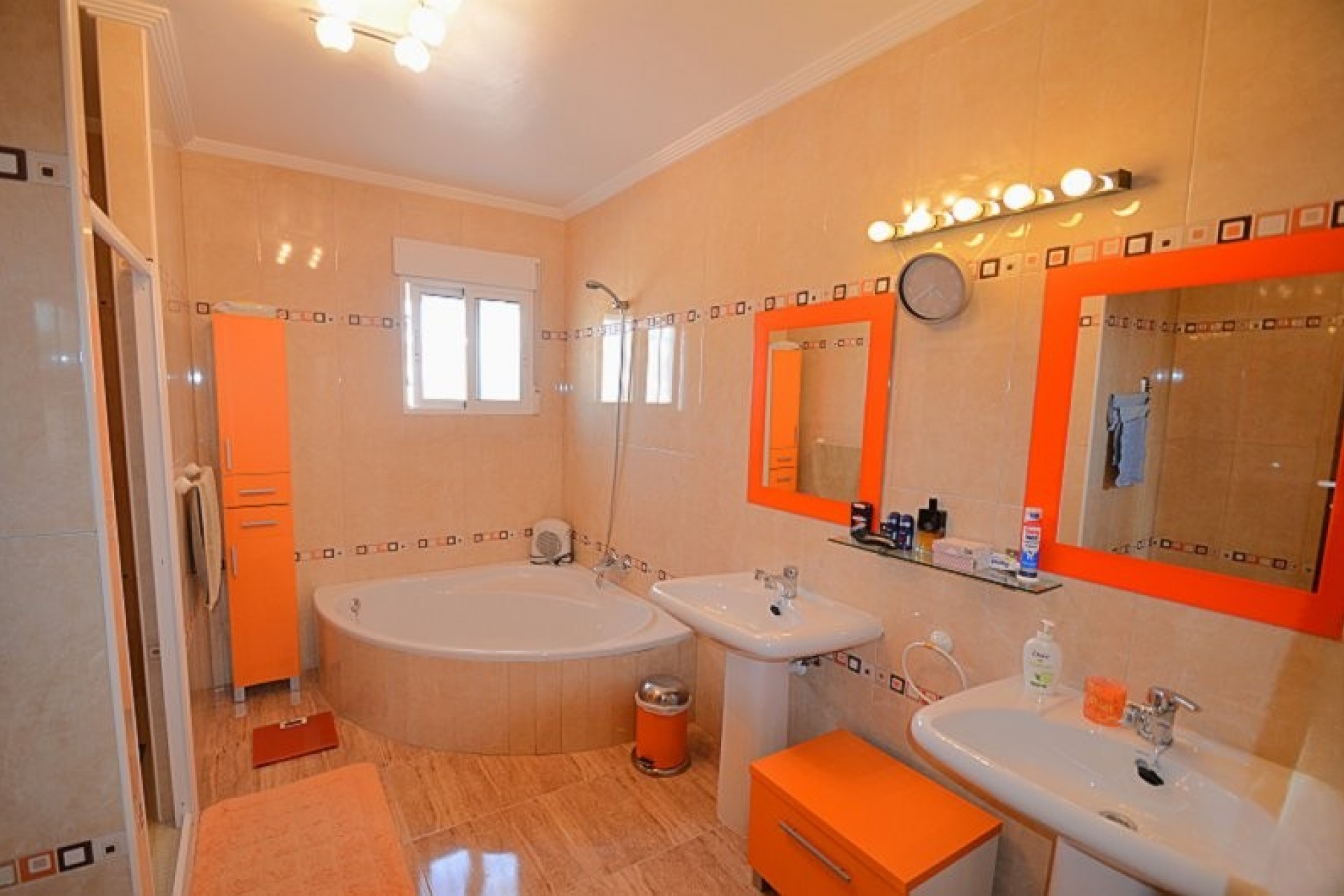 Resale - Villa -
Campos del Río - Inland