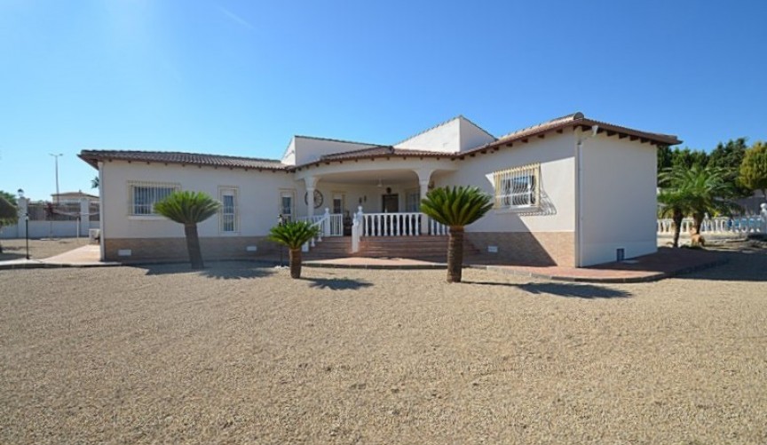 Resale - Villa -
Campos del Río - Inland