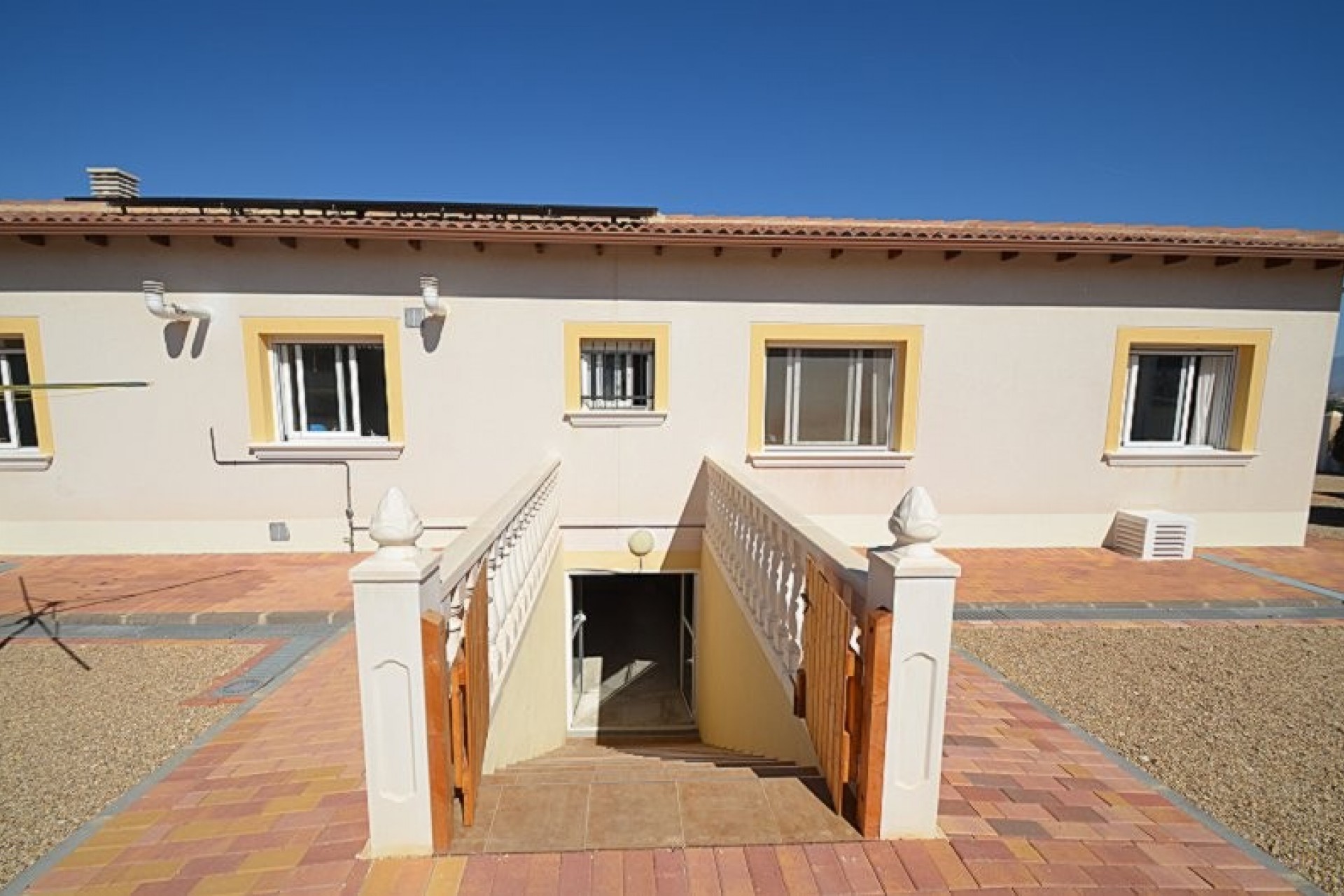 Resale - Villa -
Campos del Río - Inland