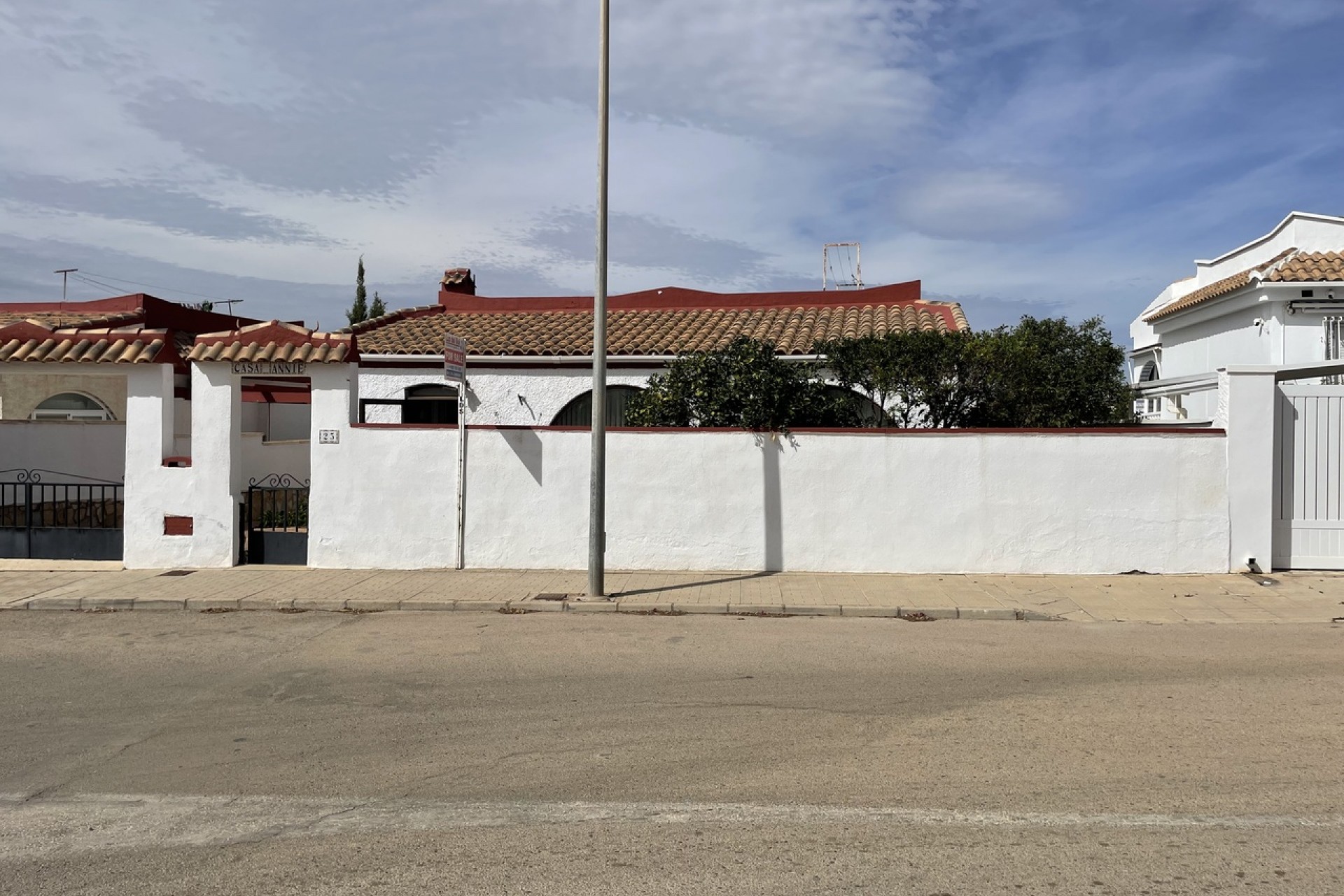 Resale - Villa -
Camposol - Inland