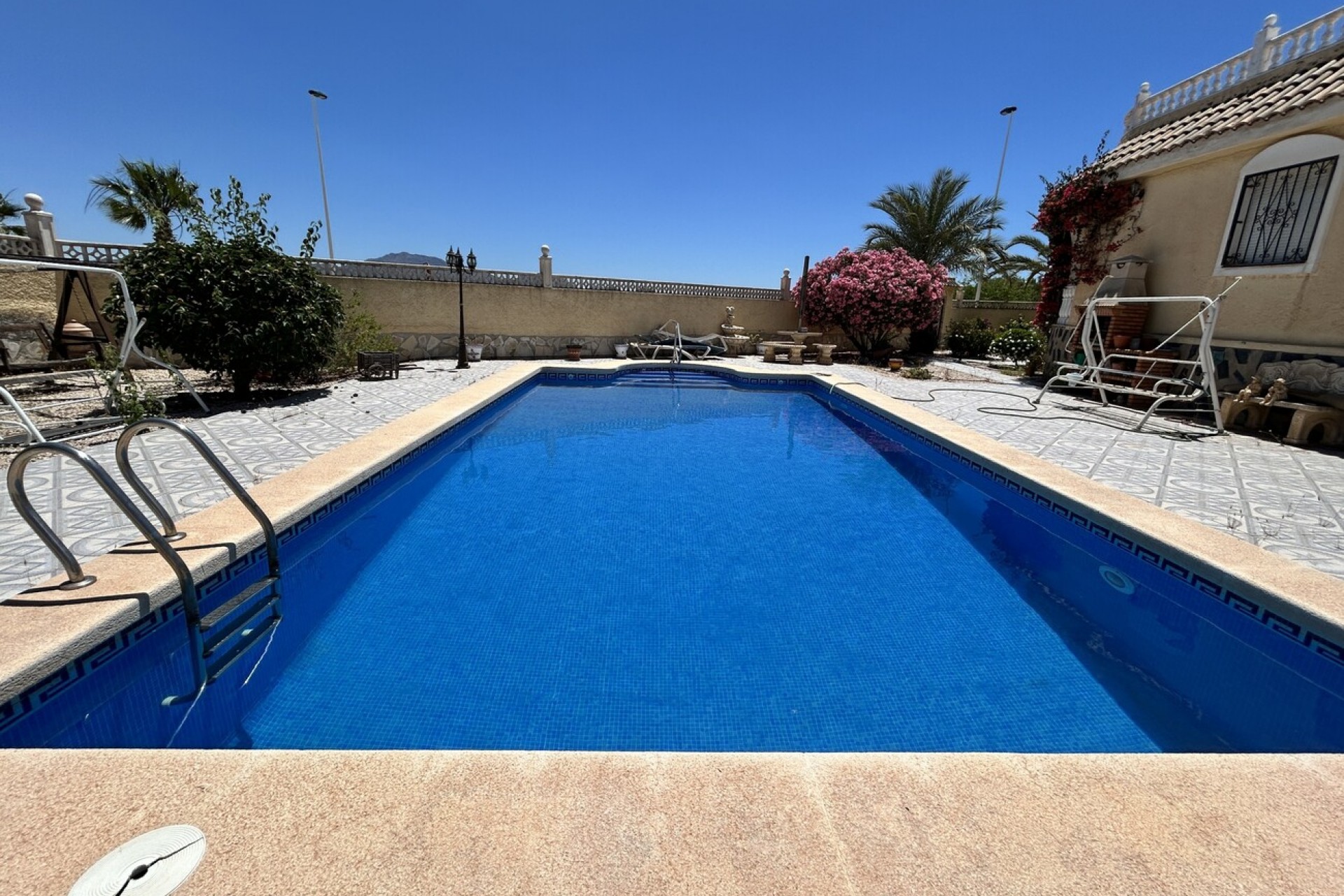 Resale - Villa -
Camposol - Inland