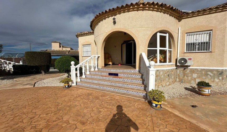 Resale - Villa -
Catral - Costa Blanca