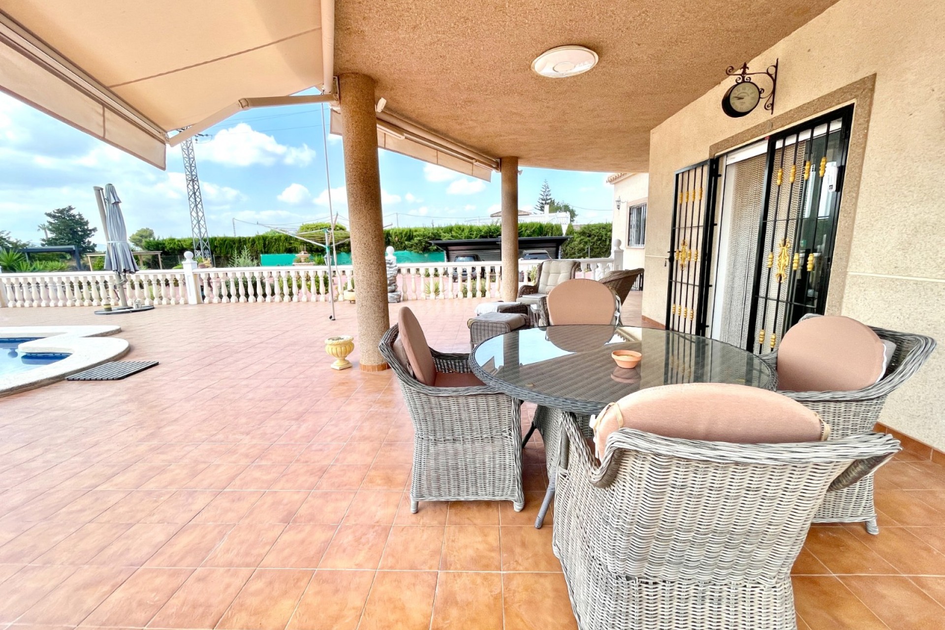 Resale - Villa -
Catral - Costa Blanca