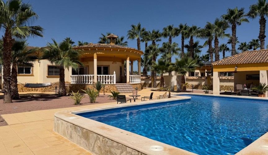 Resale - Villa -
Catral - Costa Blanca