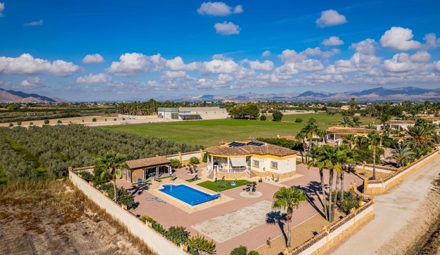 Resale - Villa -
Catral - Costa Blanca