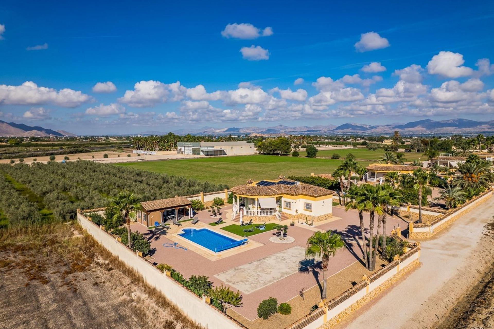 Resale - Villa -
Catral - Costa Blanca
