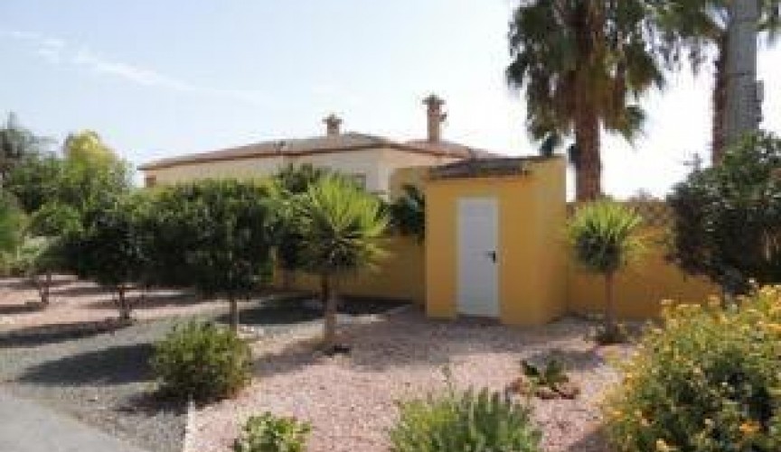 Resale - Villa -
Catral
