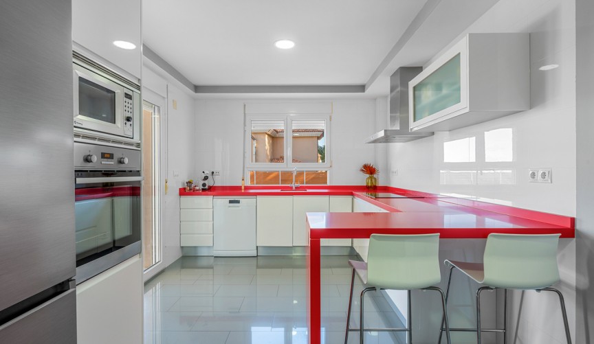 Resale - Villa -
Ciudad De Las Comunicaciones - Costa Blanca