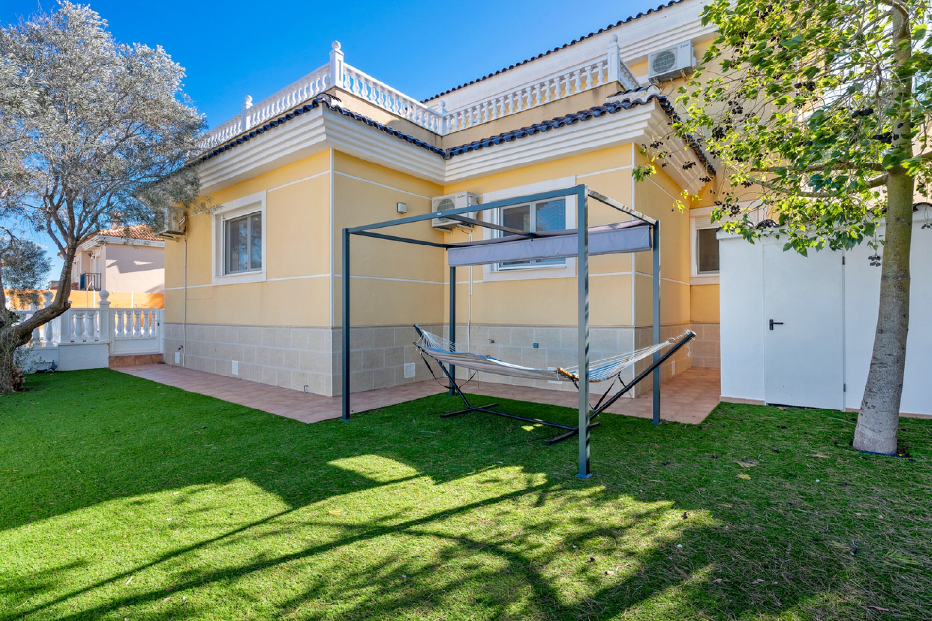 Resale - Villa -
Ciudad De Las Comunicaciones - Costa Blanca