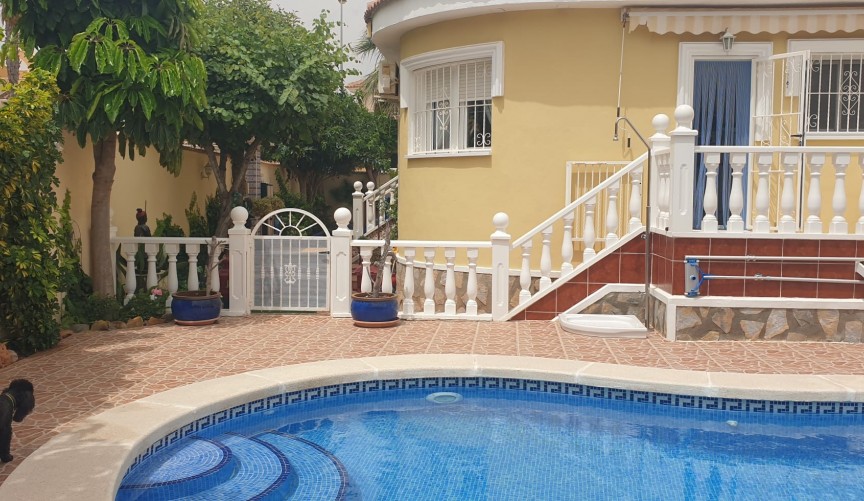 Resale - Villa -
Ciudad Quesada - Costa Blanca