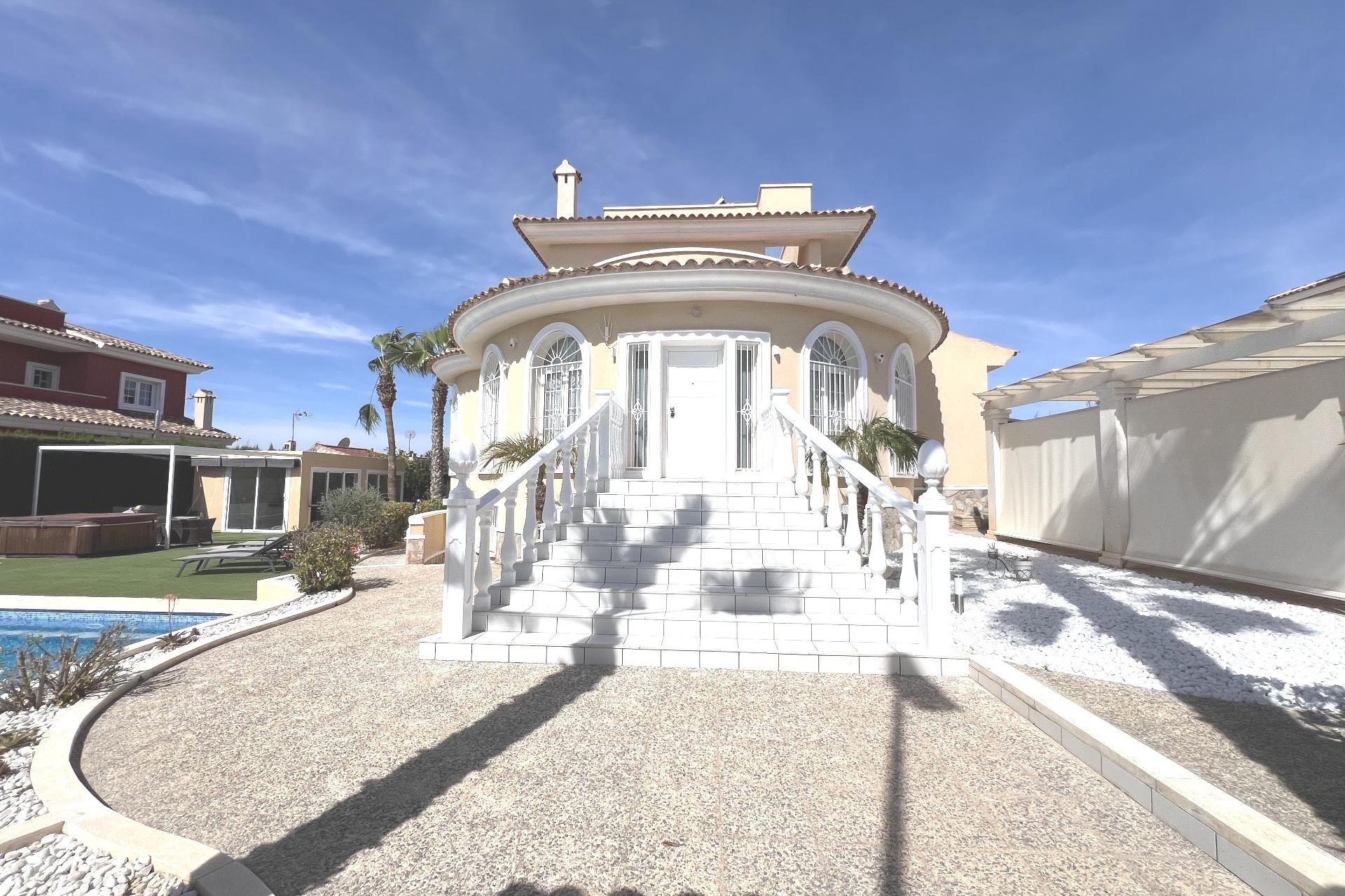 Resale - Villa -
Ciudad Quesada - Costa Blanca