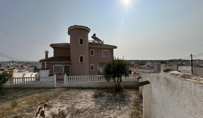 Resale - Villa -
Ciudad Quesada - Costa Blanca