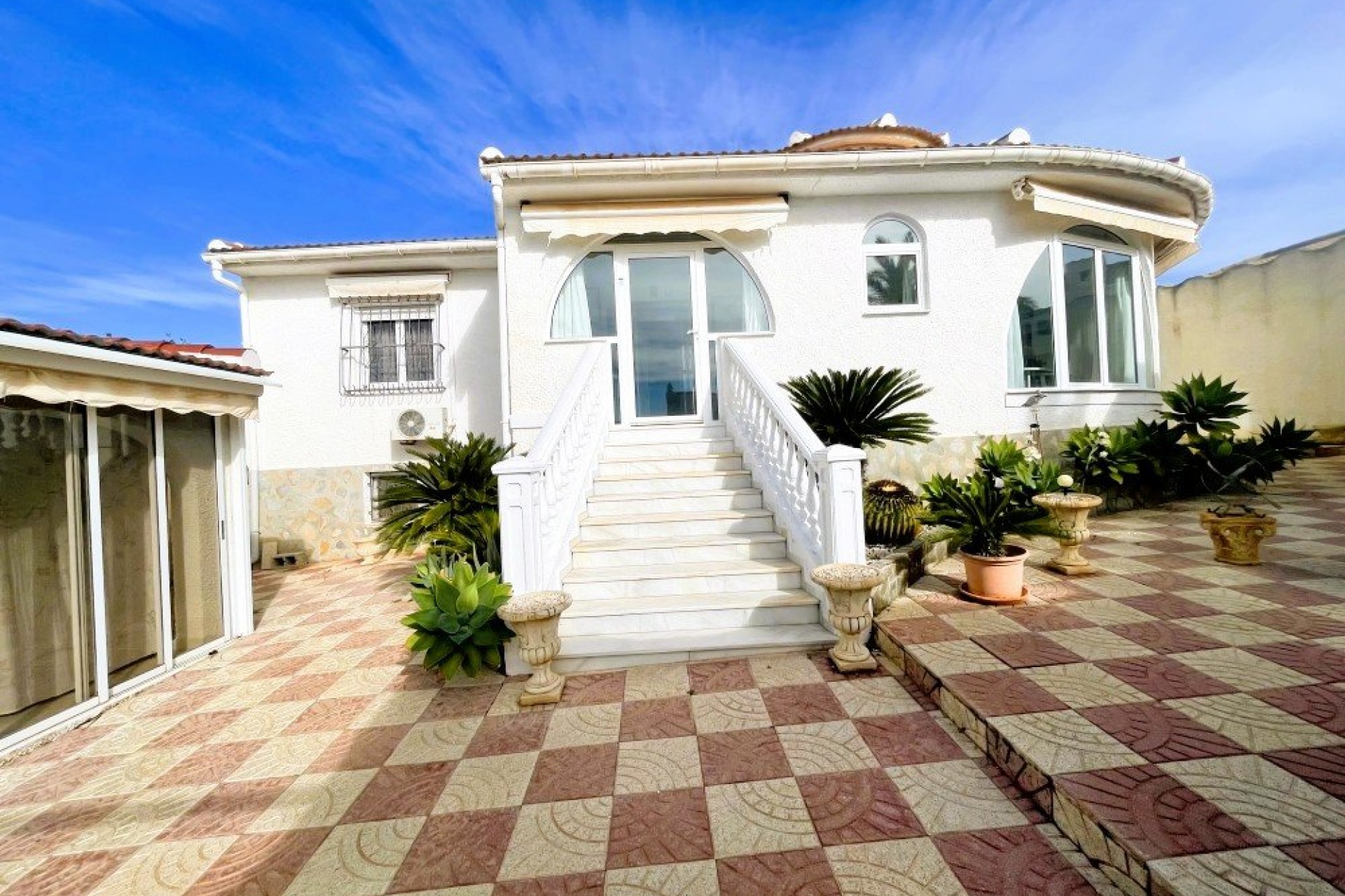 Resale - Villa -
Ciudad Quesada - Costa Blanca