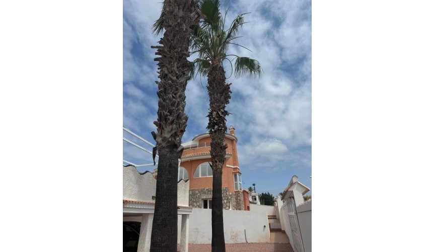 Resale - Villa -
Ciudad Quesada - Costa Blanca