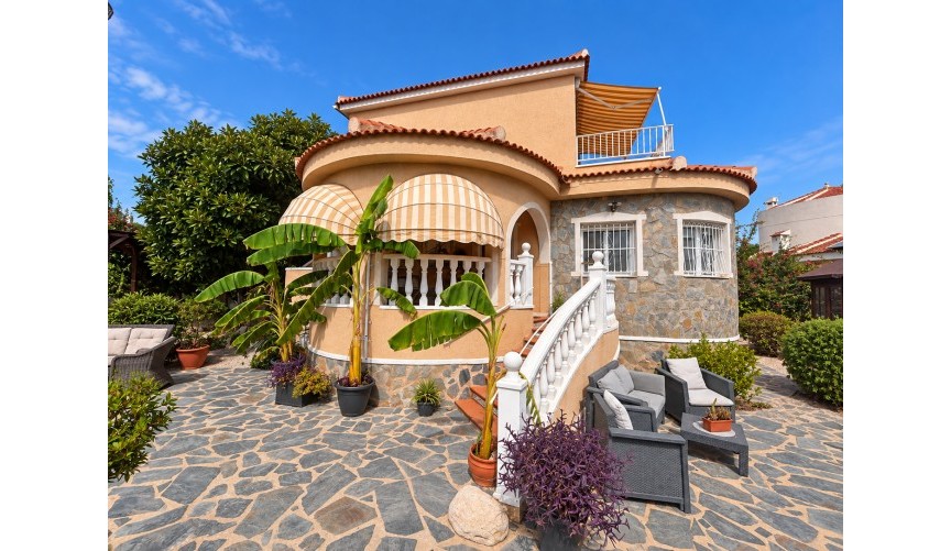 Resale - Villa -
Ciudad Quesada - Costa Blanca