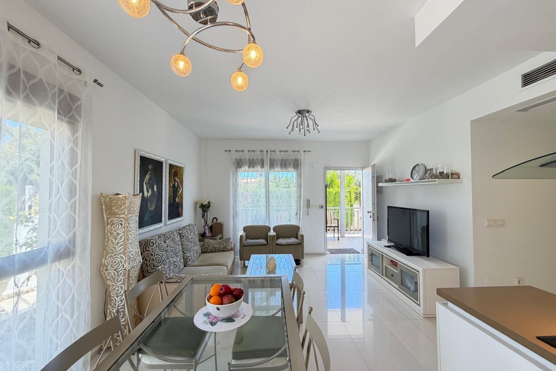 Resale - Villa -
Ciudad Quesada - Dona Pepa