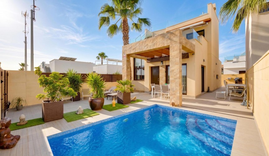 Resale - Villa -
Ciudad Quesada - Pueblo Bravo