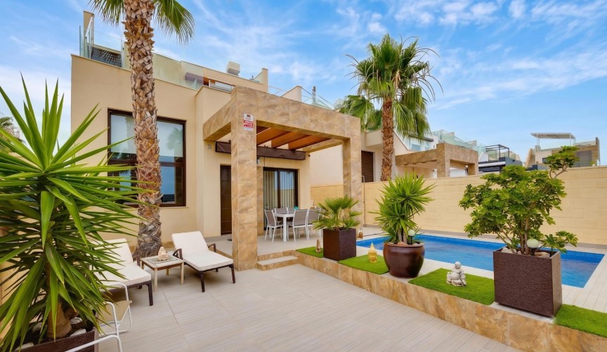 Resale - Villa -
Ciudad Quesada - Pueblo Bravo