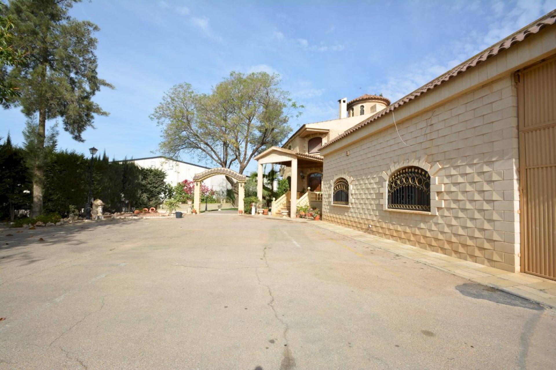 Resale - Villa -
Crevillent - Inland