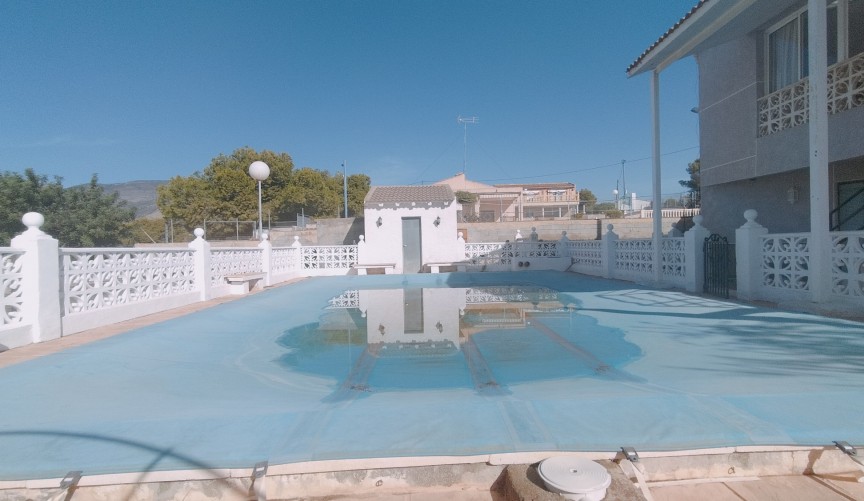 Resale - Villa -
Crevillent - Inland