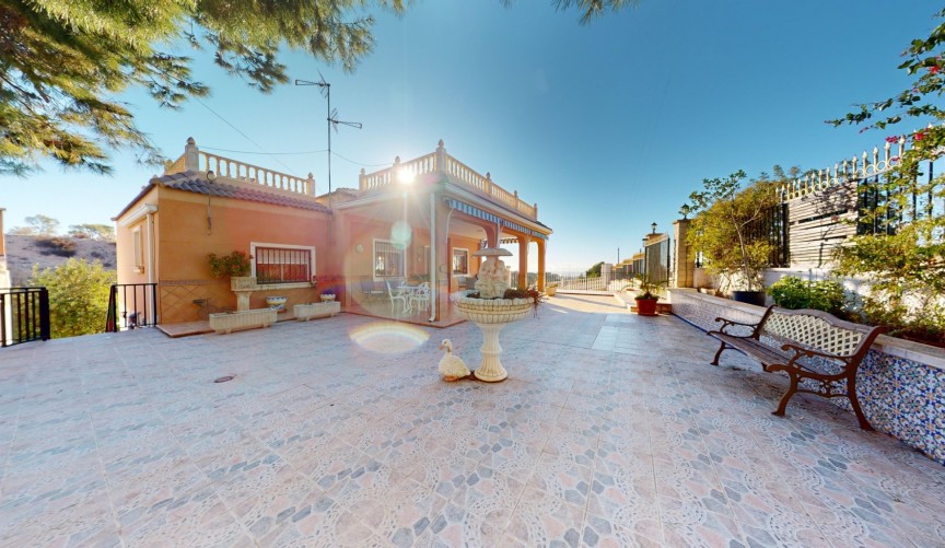 Resale - Villa -
Crevillent - Inland