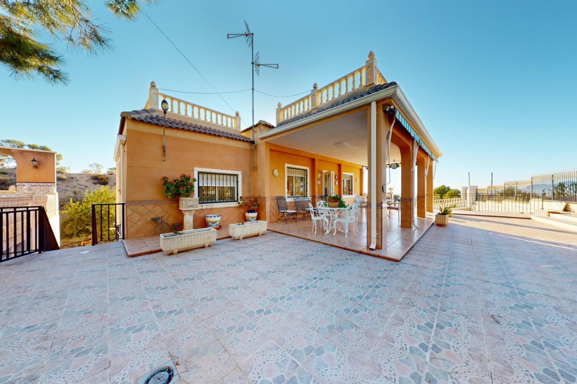 Resale - Villa -
Crevillent - Inland