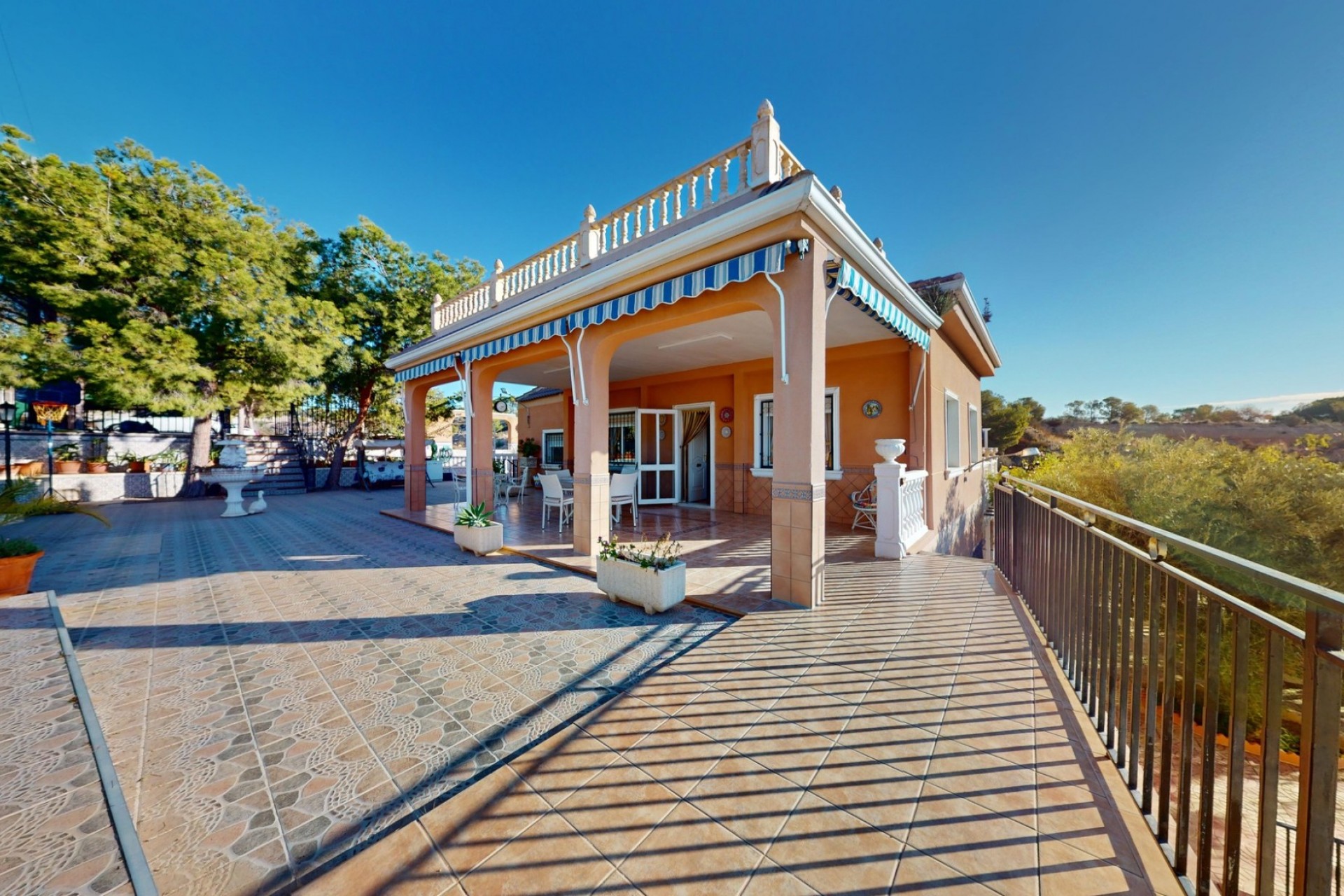 Resale - Villa -
Crevillent - Inland