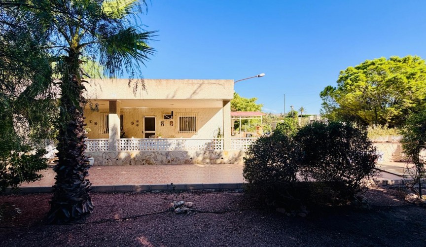 Resale - Villa -
Crevillent - Inland