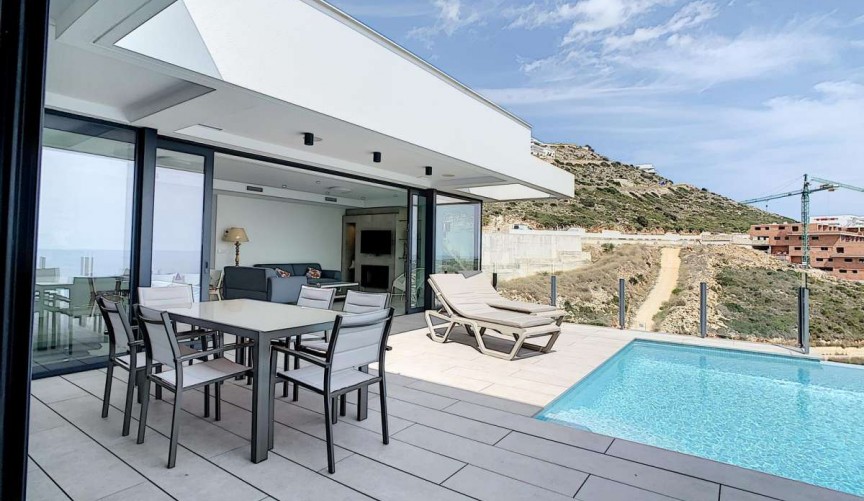 Resale - Villa -
Cumbre del Sol - Costa Blanca