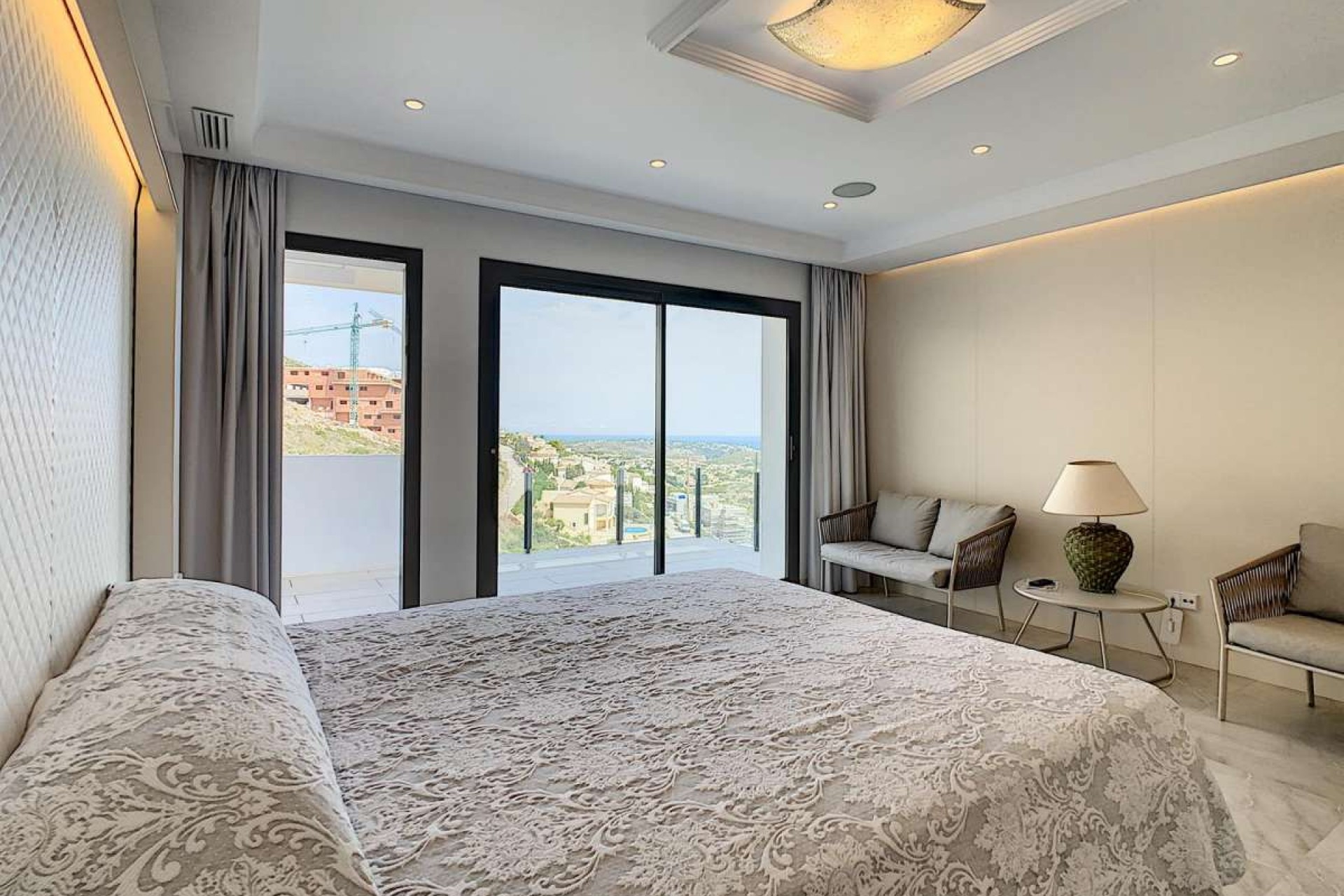 Resale - Villa -
Cumbre del Sol - Costa Blanca