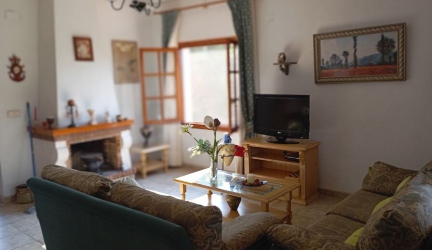 Resale - Villa -
Daya Nueva - Costa Blanca