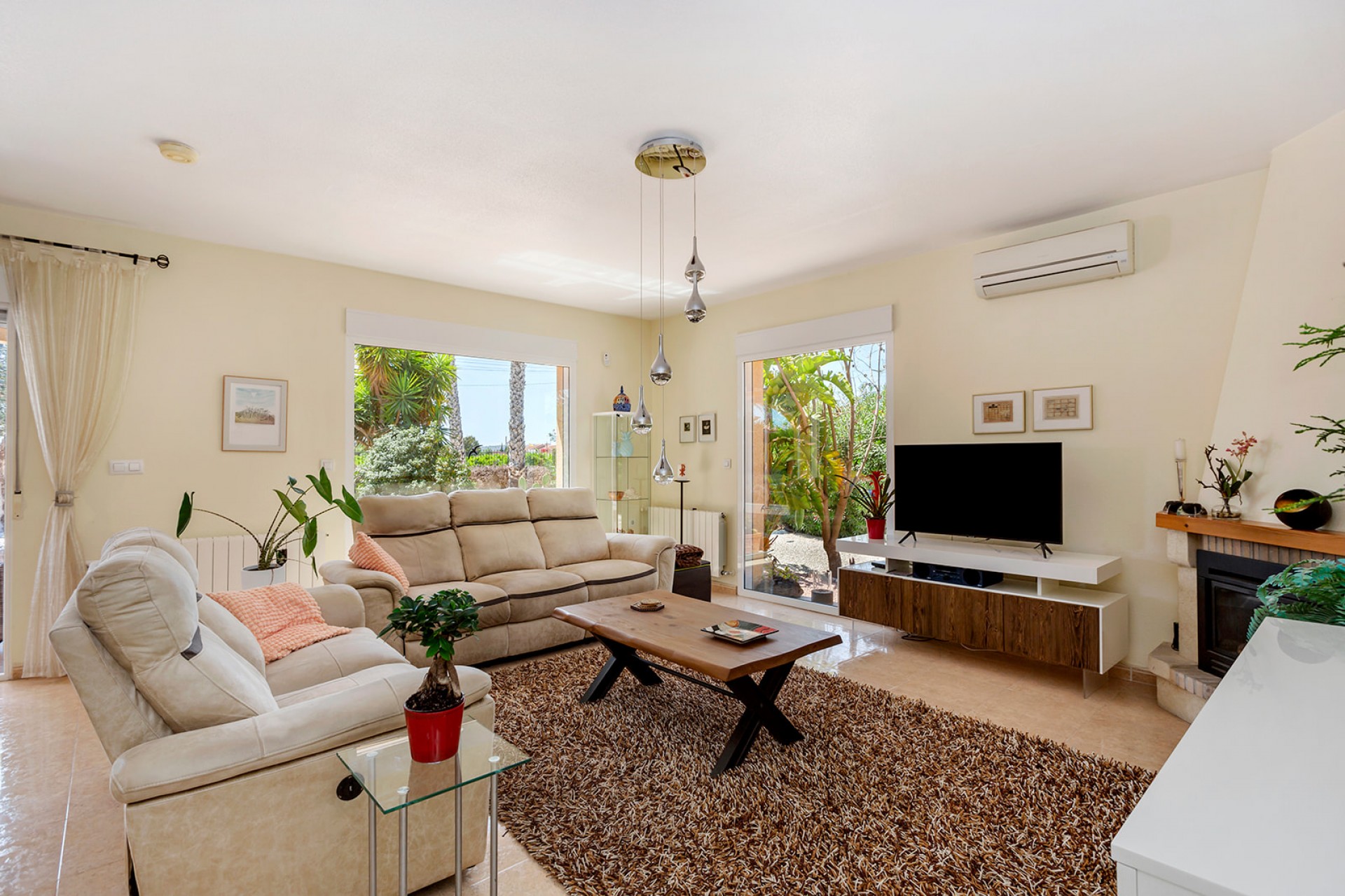 Resale - Villa -
Daya Vieja - Costa Blanca