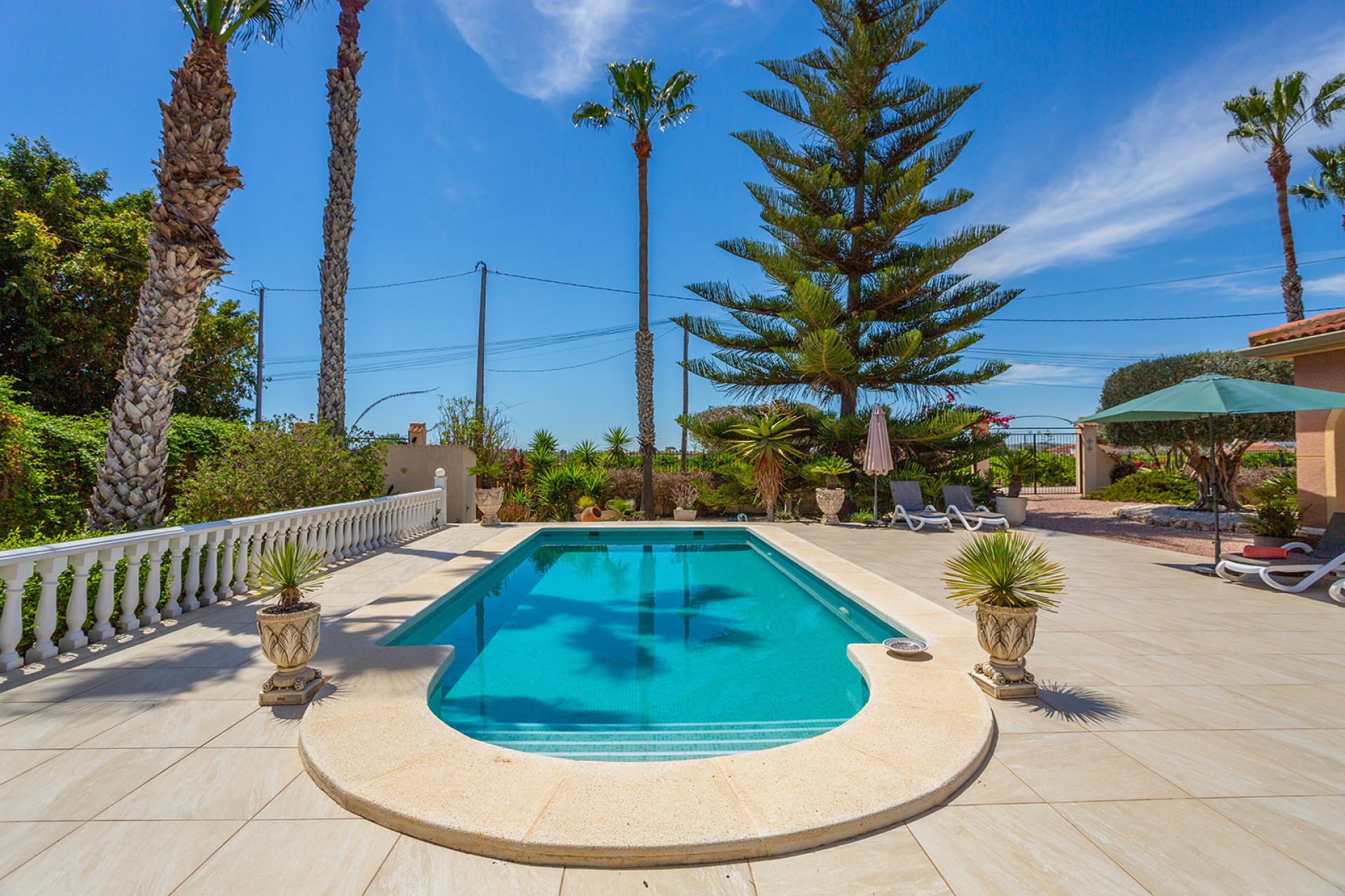 Resale - Villa -
Daya Vieja - Costa Blanca