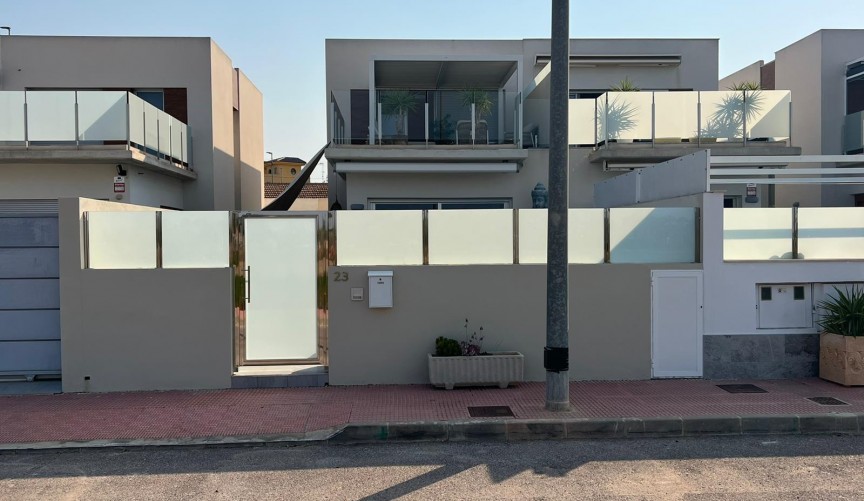 Resale - Villa -
Daya Vieja - Costa Blanca