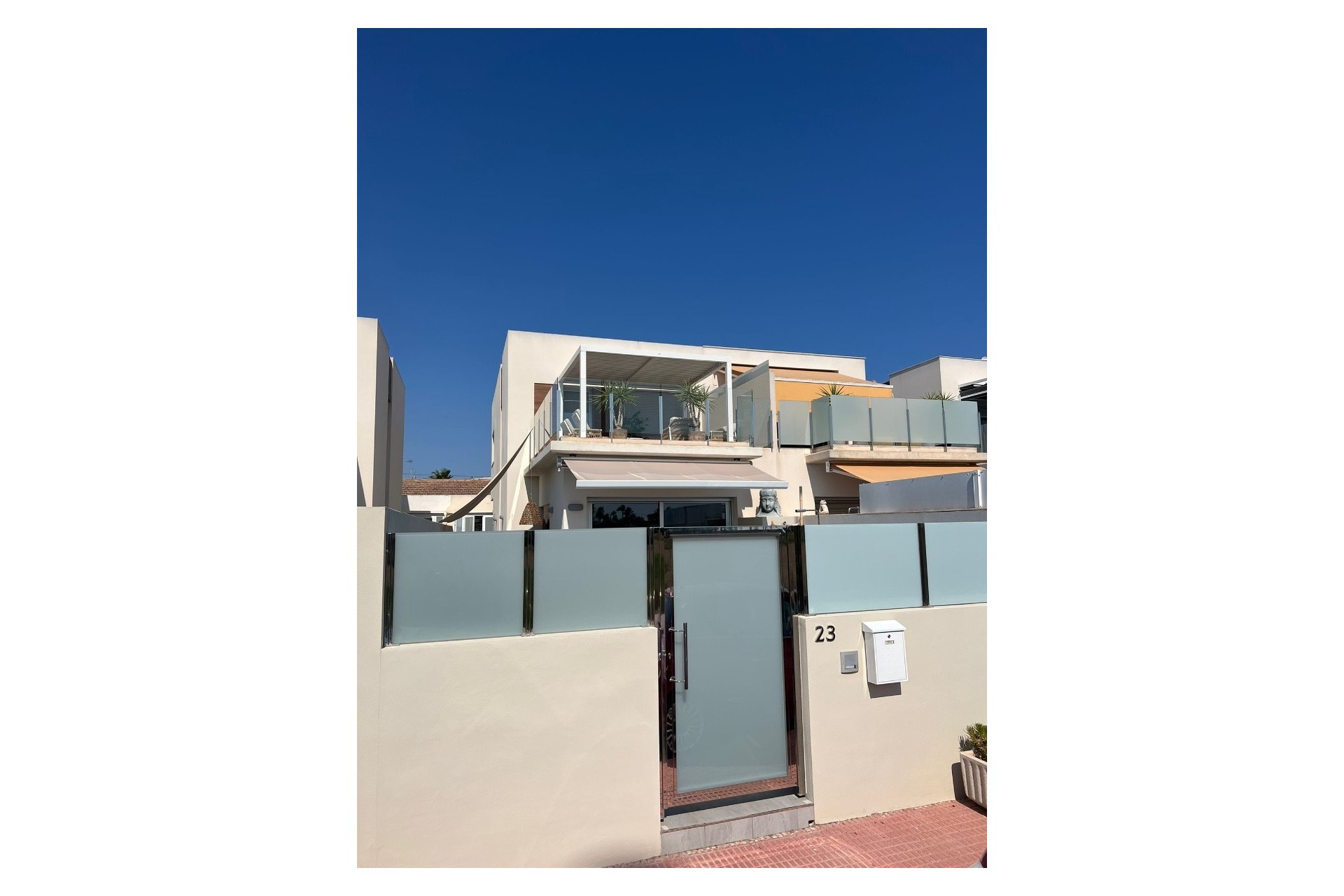 Resale - Villa -
Daya Vieja - Costa Blanca
