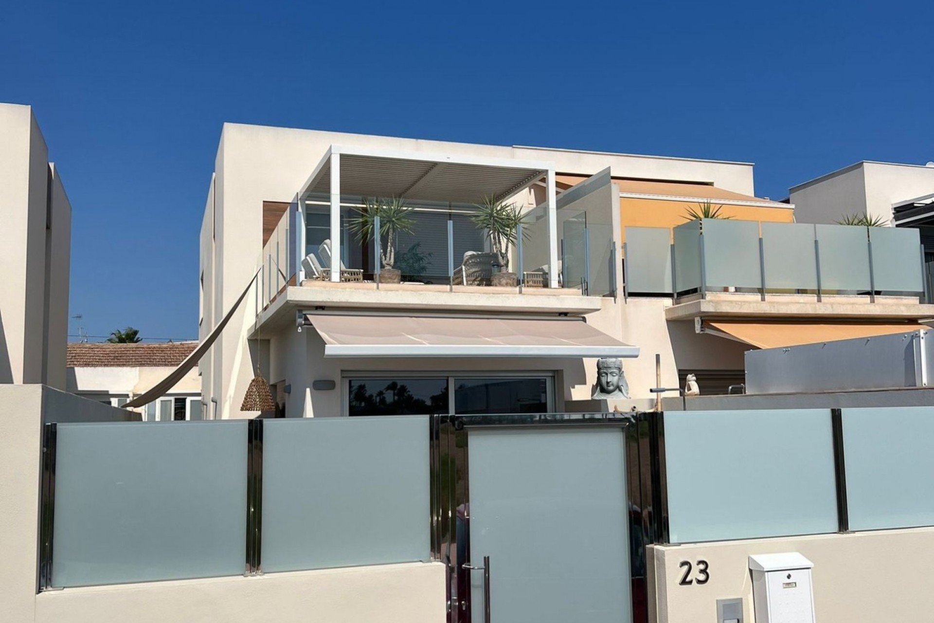 Resale - Villa -
Daya Vieja - Costa Blanca