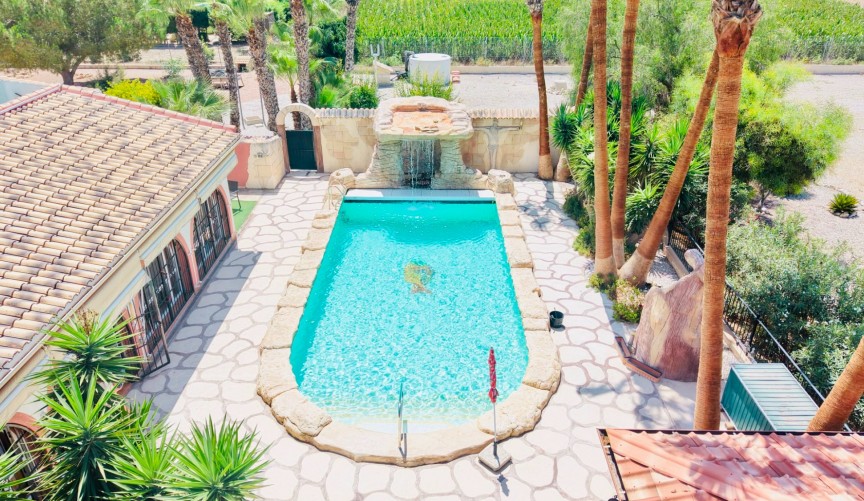 Resale - Villa -
Daya Vieja - Costa Blanca