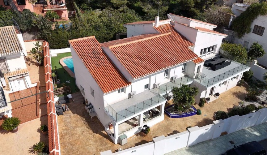 Resale - Villa -
Dehesa de Campoamor - Costa Blanca
