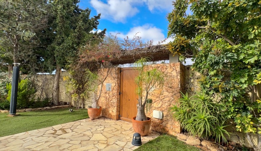 Resale - Villa -
Dehesa de Campoamor - Costa Blanca