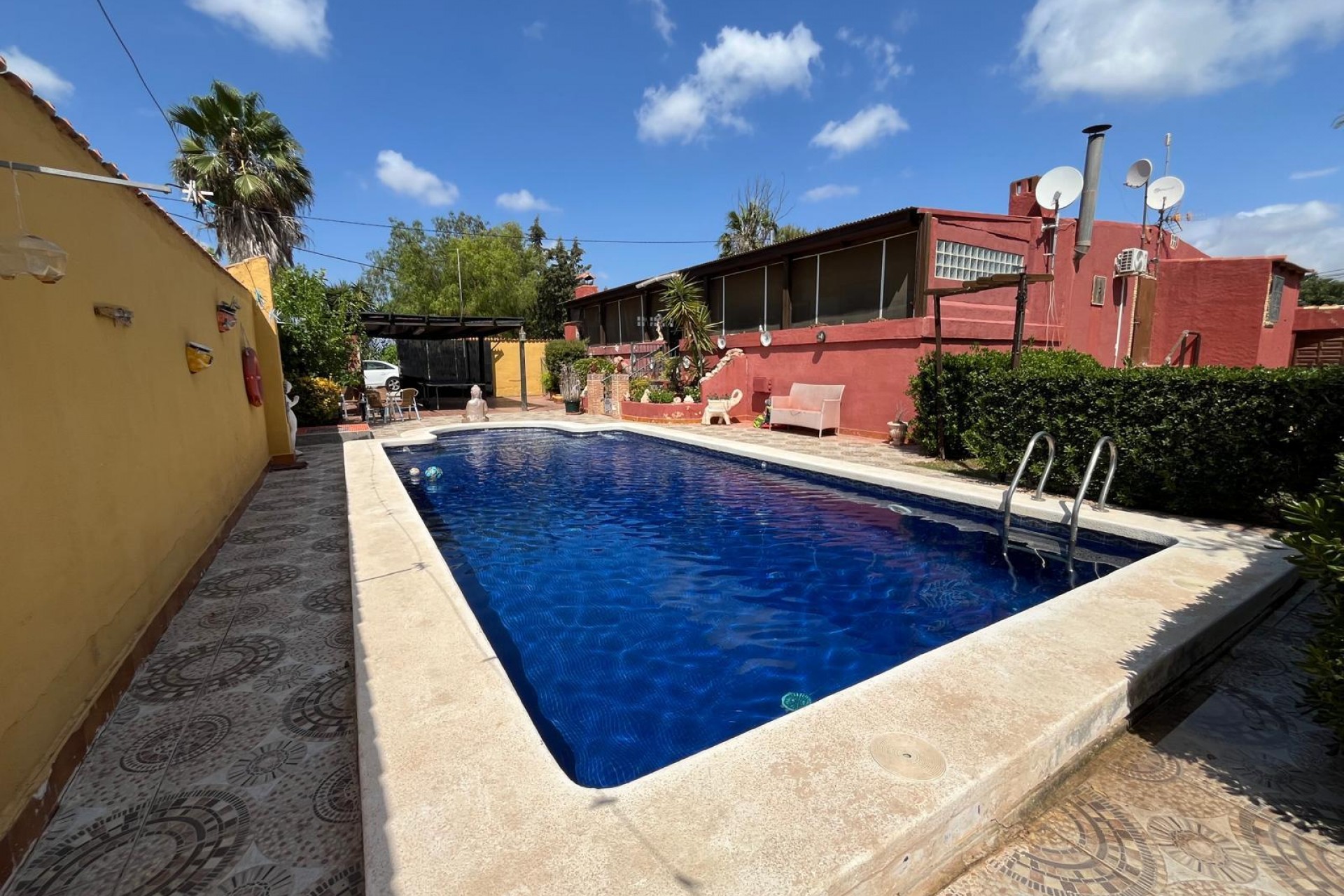 Resale - Villa -
Dolores - Camino De La Cebada