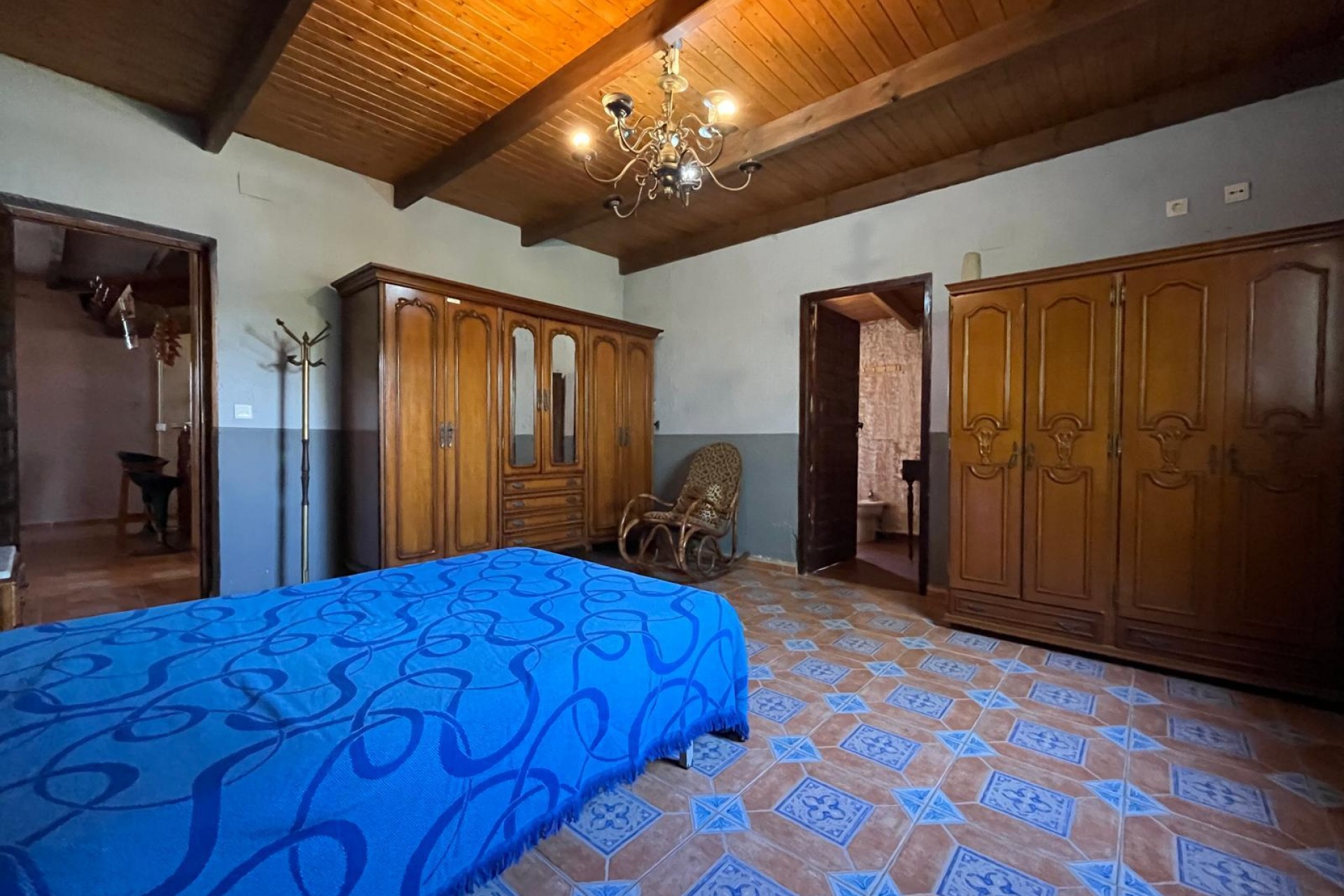 Resale - Villa -
Dolores - Camino De La Cebada