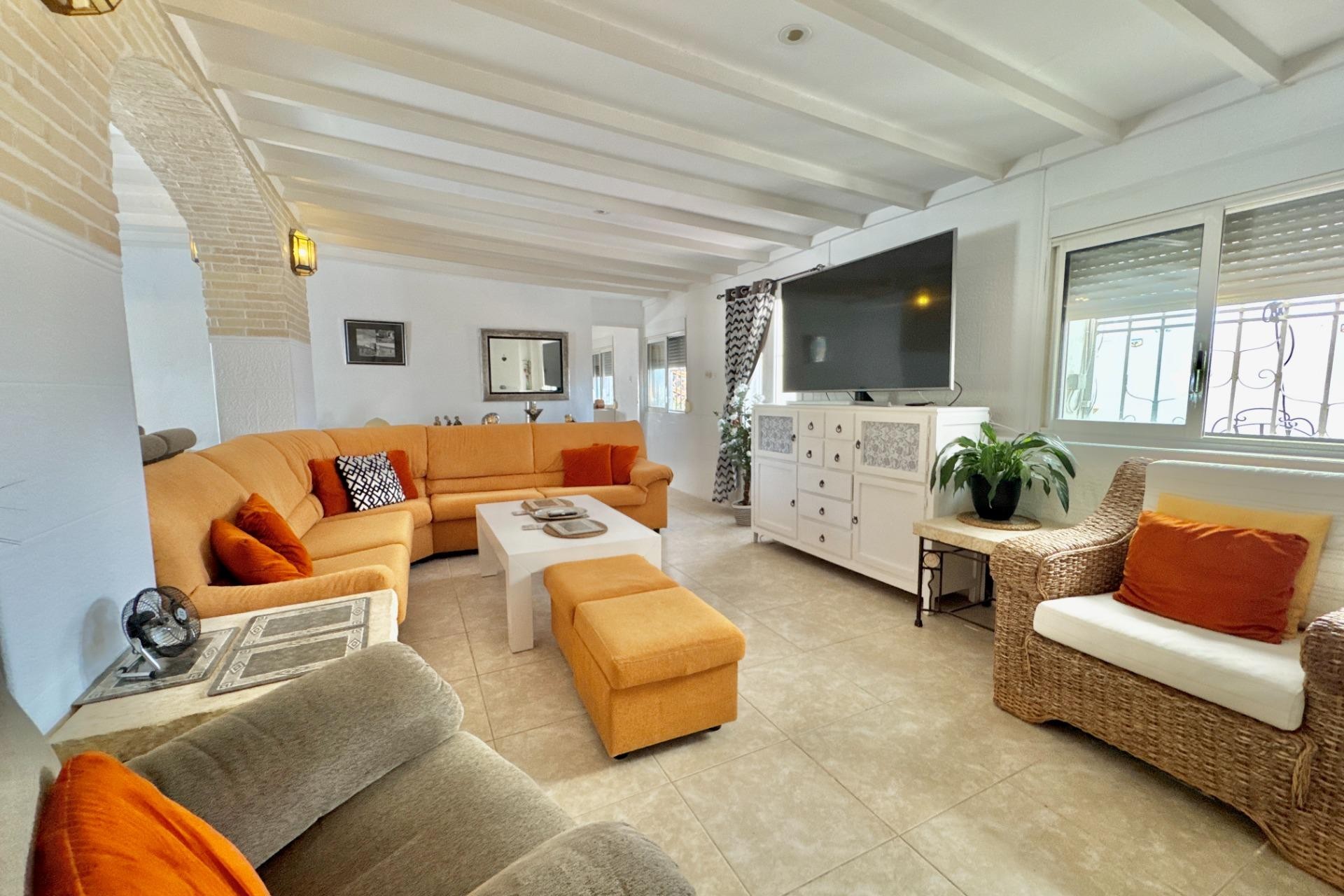 Resale - Villa -
Dolores - Comunidad Valenciana