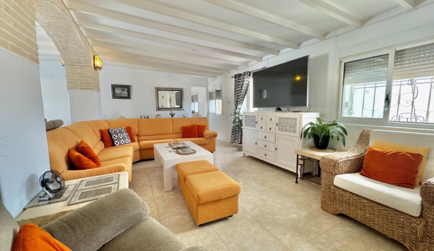 Resale - Villa -
Dolores - Comunidad Valenciana