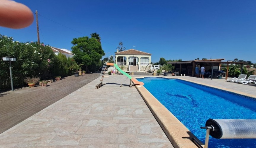 Resale - Villa -
Dolores - Costa Blanca