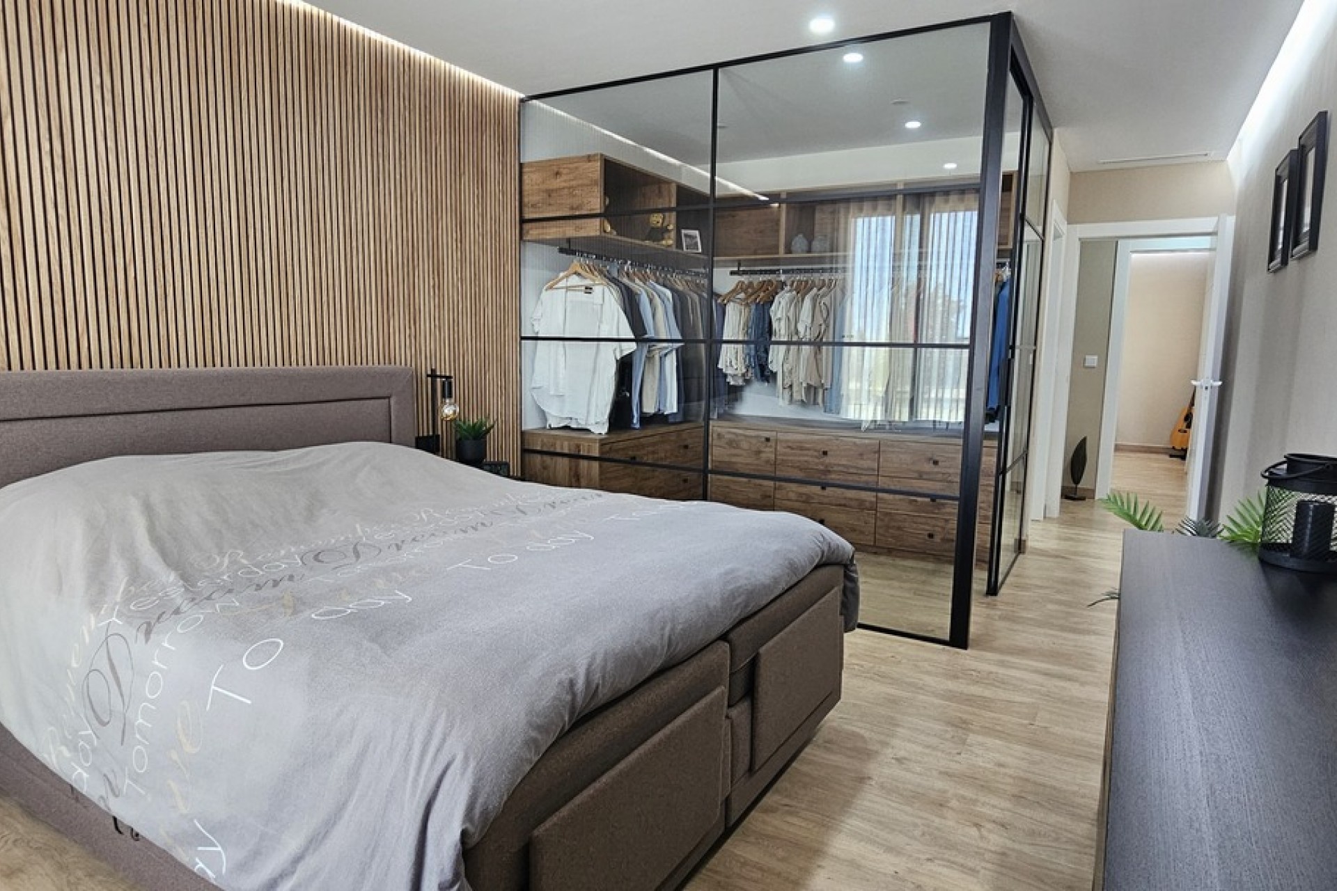 Resale - Villa -
Dolores - Sector 4