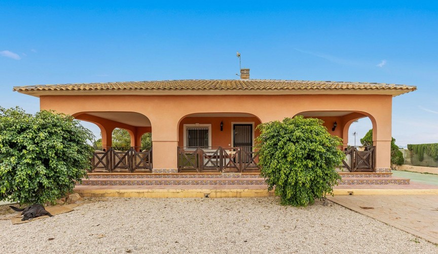 Resale - Villa -
Dolores - Vereda Del Pozo